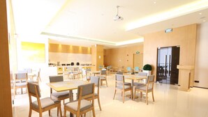 Dining - Ji Hotel (Shanghai Fengxian Nanqiao Bus Station) (Shanghai)