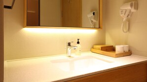 Bathroom - Ji Hotel (Shanghai Fengxian Nanqiao Bus Station) (Shanghai)