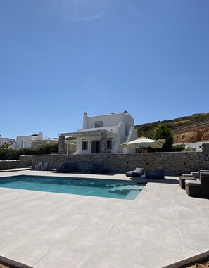 Pool - Infinity Villa in Paros (Naoussa)