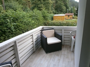 Property grounds - Lovely, very quiet vacation apartment for groups of up to 16 people (Bad Sachsa)