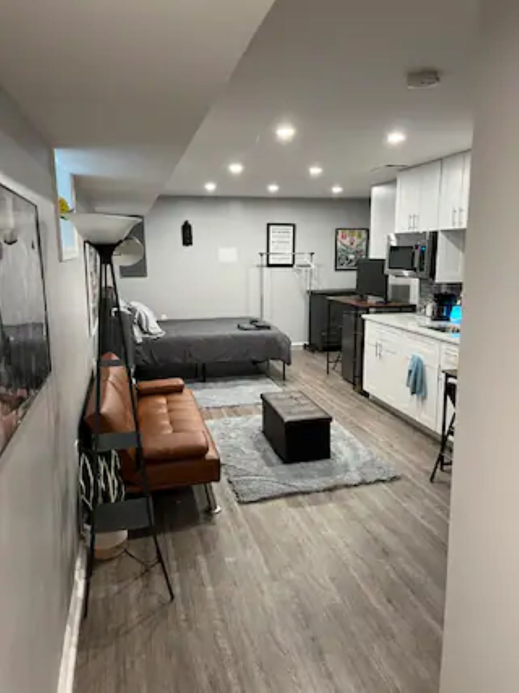 Urban Retreat Two Blocks From Metro! OFF STREET PARKING!