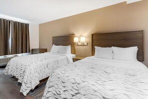 Room - Red Roof Plus+ Jamaica, NY - JFK Airport (Jamaica)