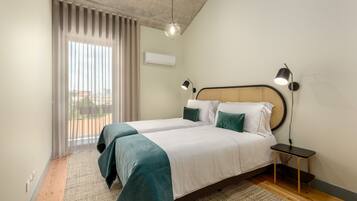 5 quartos, ferros/tábuas de passar roupa, Wi-Fi de cortesia