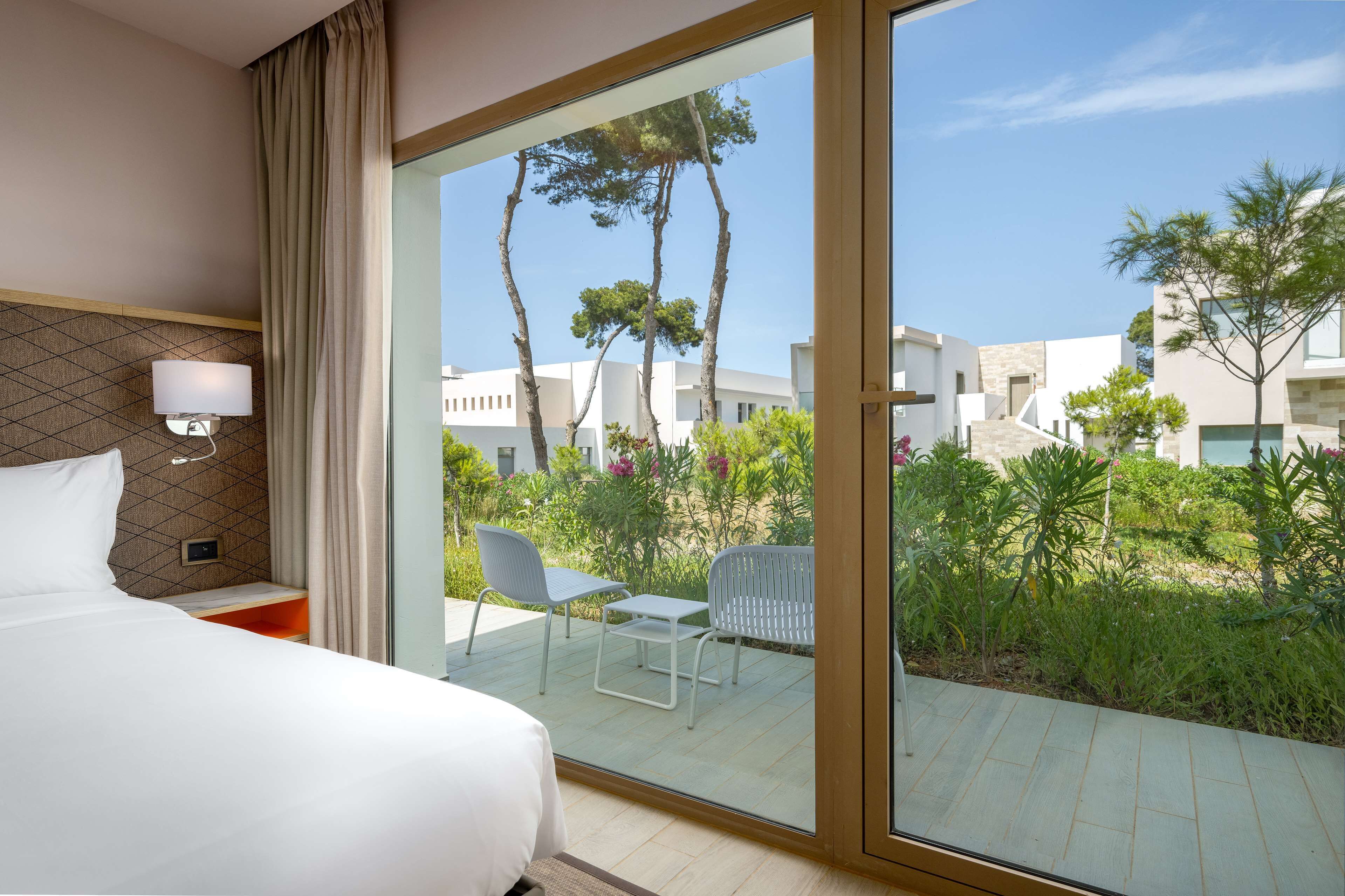 Suite Junior (Balcony or Terrace) | Coffres-forts dans les chambres, bureau