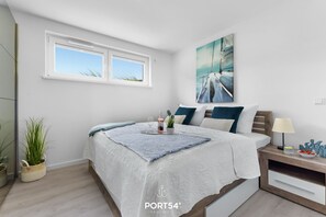 2 bedrooms, desk, travel crib, free WiFi - Beach house - roof terrace, beach chair, barbecue, shower, washing machine, parking lot (Glücksburg)