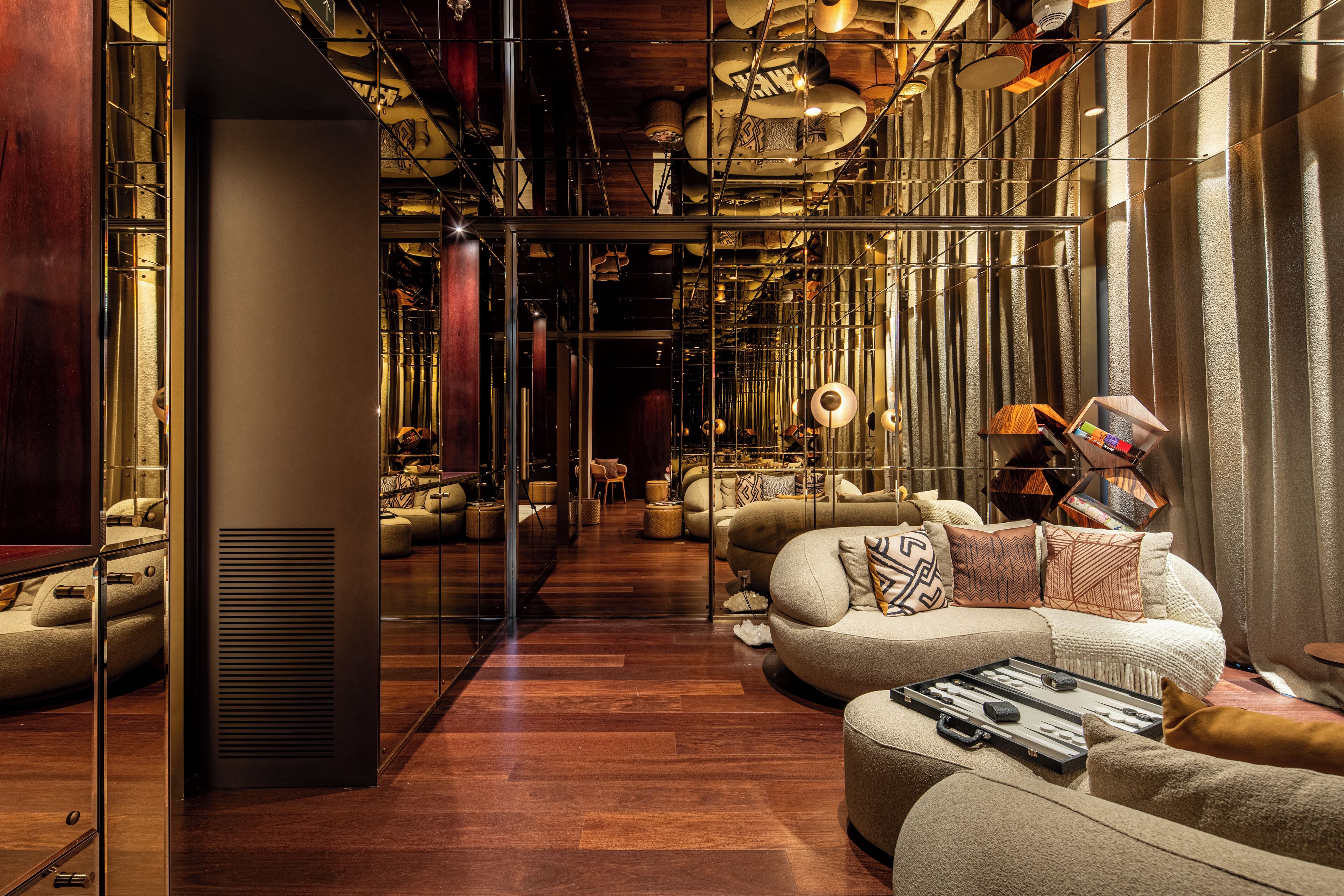 Couples treatment rooms, sauna, body treatments, aromatherapy