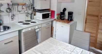 HĂŒbsche sehr ruhige Ferienwohnungen fĂŒr Gruppen bis 23 Personen