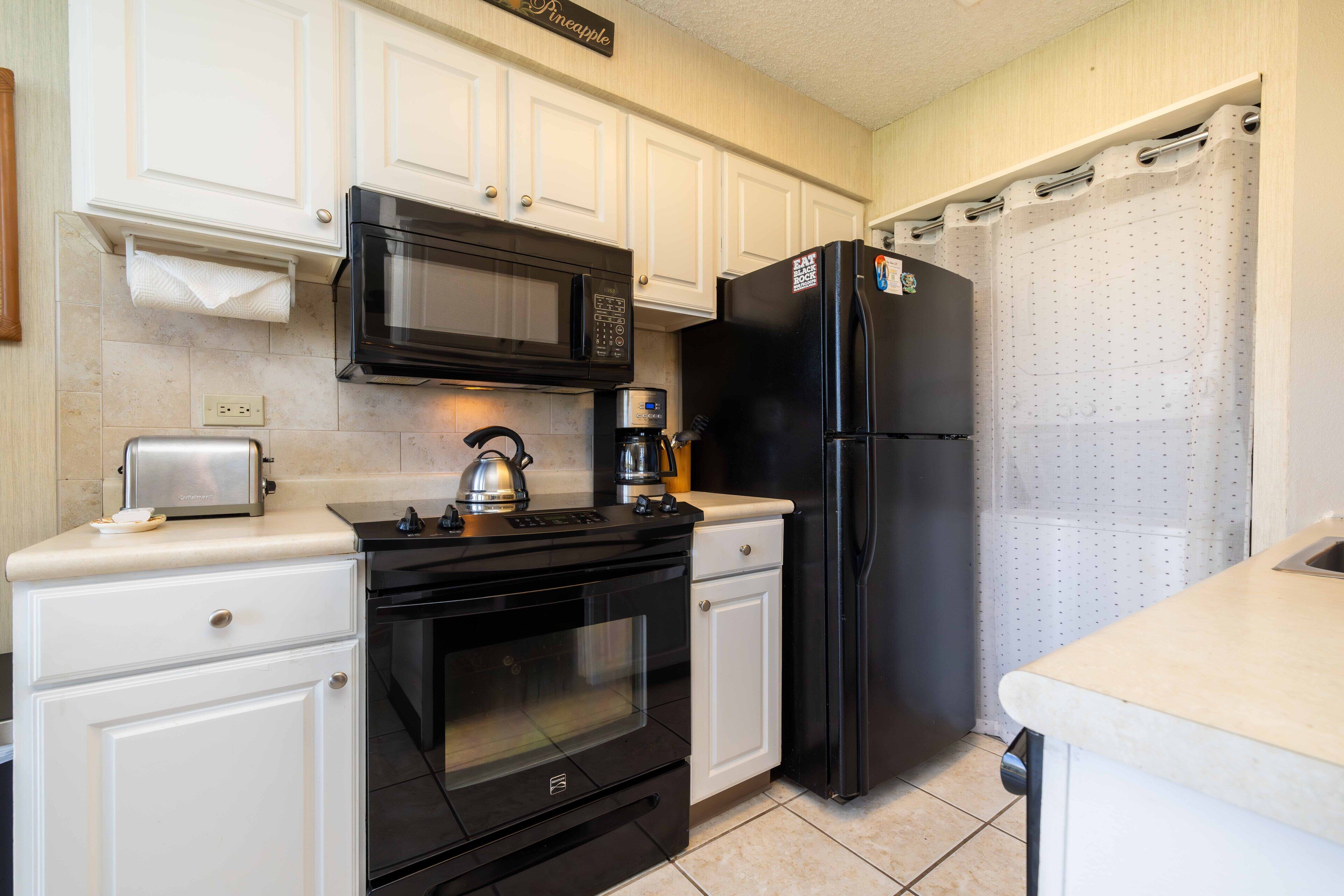 Fridge, microwave, oven, stovetop