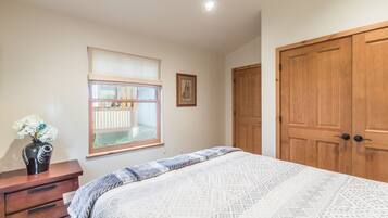 3 bedrooms, free WiFi, bed sheets