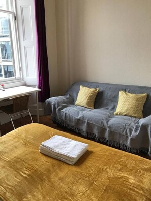 アパートメント ベッド (複数台) | 5 室のベッドルーム、アイロン / アイロン台、WiFi (無料)、ベッドシーツ