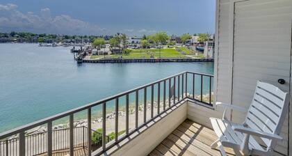 Lake Charlevoix Balcony Suite | Downtown Charlevoix | Pool, Hot Tub, Sauna