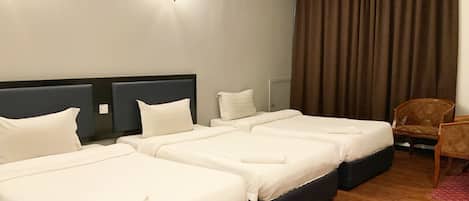 Familie driepersoonskamer | Een bureau, gratis wifi