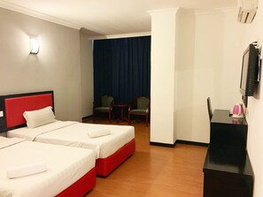 Deluxe Twin Room | Desk, free WiFi - Golden Hotel (Kota Kinabalu)