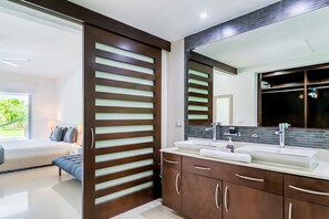 2 Schlafzimmer, Bügeleisen/Bügelbrett, Reisekinderbett, kostenloses WLAN