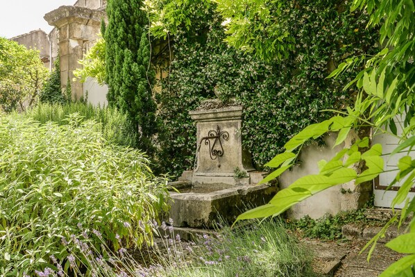 Enceinte de lâhĂ©bergement