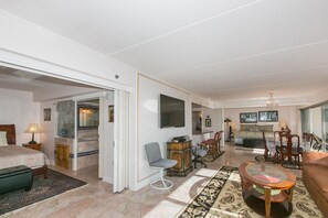 2 bedrooms, iron/ironing board, free WiFi, bed sheets - Ilikai Hotel #1010, Beautiful Sunset & Yacht Harbor Views! (Honolulu)