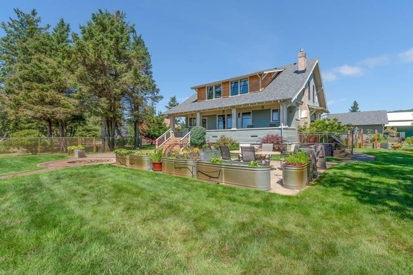 Bliss at Baker Bay backyard