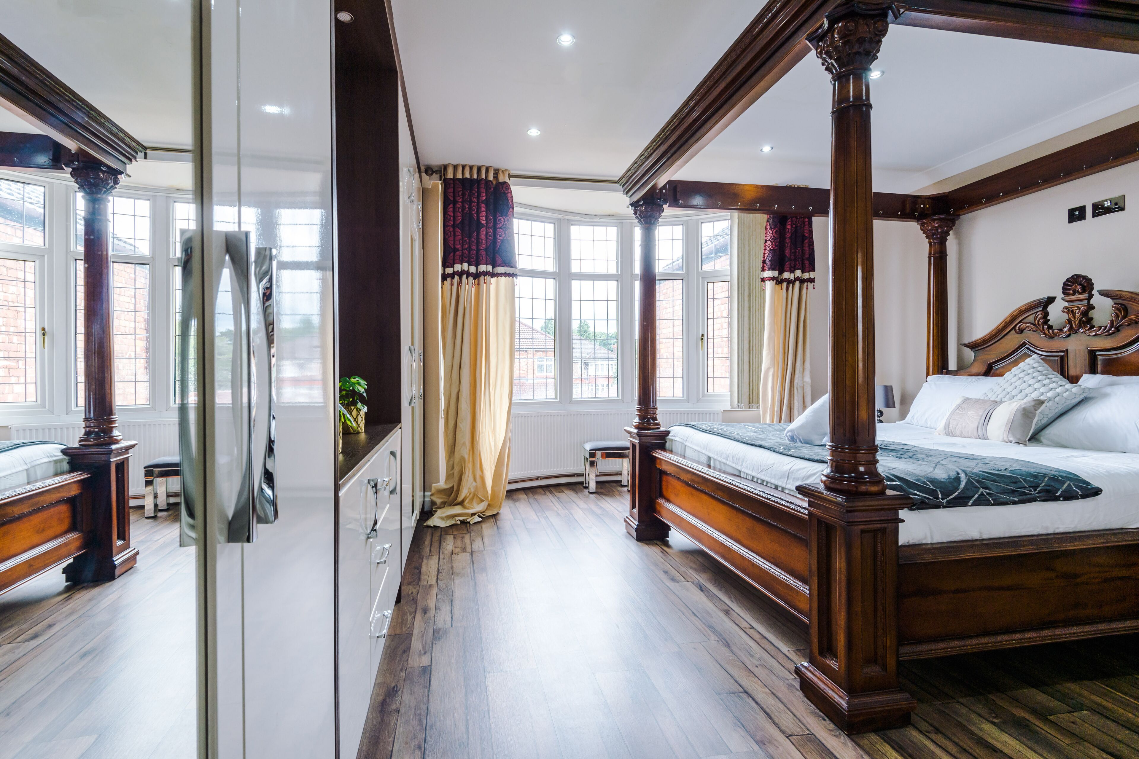 6 bedrooms, WiFi, bed sheets