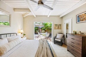 3 bedrooms, desk, iron/ironing board, travel cot - Creekside Wine Country Escape w/ Hot Tub + Game Room (Glen Ellen)