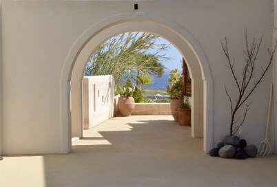 Cactus hideaway with sea views