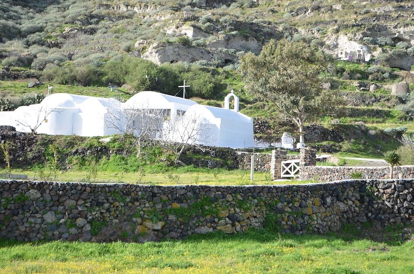 SMALL CHAPEL JUST OUTSIDE OWR WALLS