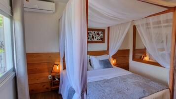 Suite Rustica com Lareira | Frigobar, escrivaninha, cortinas blackout, quartos à prova de som