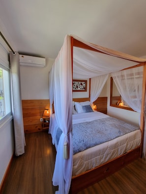 Suite Rustica com Lareira | Frigobar, escrivaninha, cortinas blackout, quartos à prova de som