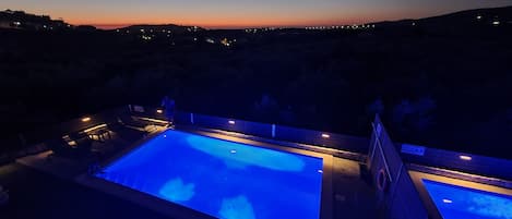 室外泳池