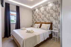 8 bedrooms, iron/ironing board, travel crib, free WiFi - VillaTango (Okrug Gornji)