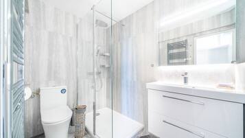 Shower, towels