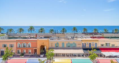 Azur Hideaway -stunning sea view ,Promenade and Cours Saleya