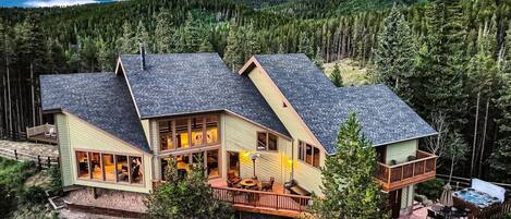 House, 5 Bedrooms | Exterior