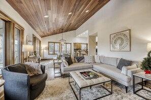 Casa, 3 habitaciones | Área de sala de estar