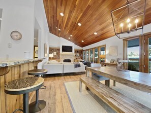 House, 3 Bedrooms | Living room