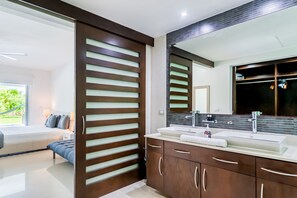 Condo, 2 Bedrooms | Bathroom | Towels - Casa SueÃ±o 2 Bedroom Condo by RedAwning (Playa del Carmen)