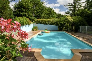 Seasonal outdoor pool, a heated pool - Domaine Les Rousselieres (Les Sables-d'Olonne)