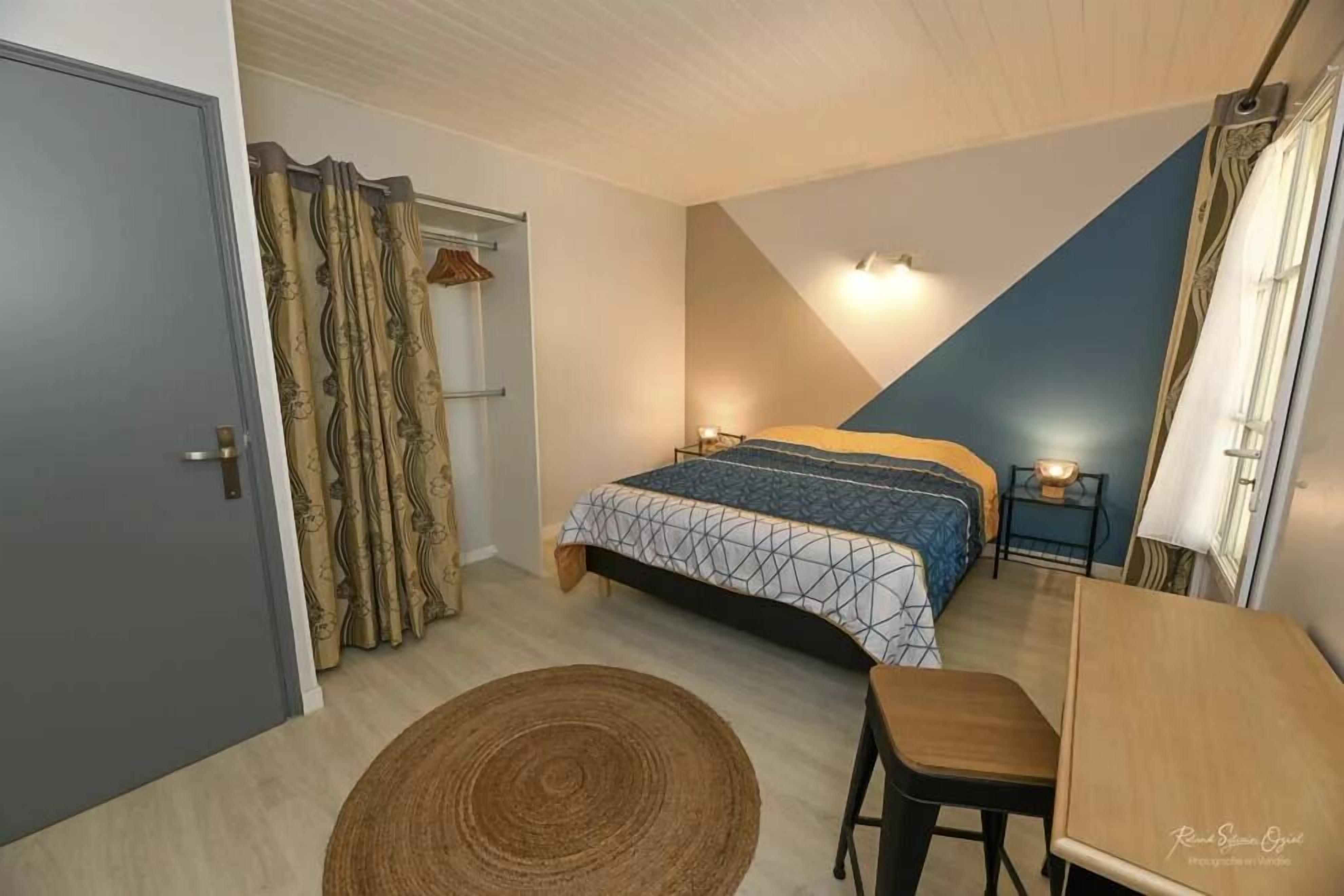 Comfort Cottage, Pool View | Iron/ironing board, free WiFi