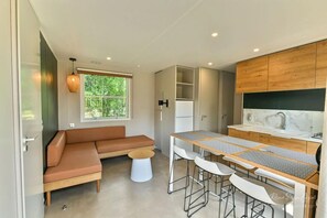 Τραπεζάκι επιτραπέζιας αντισφαίρισης