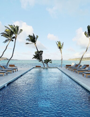 Cozy Luxury Ocean Pointe With Swimming Pool Gym  King Bed And Free Parking 