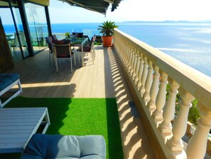 Property grounds - A228 Holiday home with unique sea view in Roses, Costa Brava (Roses)