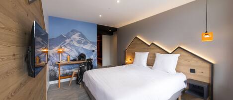 Soundproofing, travel cot, free WiFi, bed sheets