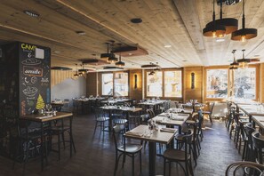 Restaurant - Base Camp Lodge Les 2 Alpes (Les Deux Alpes)