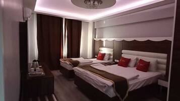 Luxury Triple Room | Egyptian cotton sheets, premium bedding, desk, laptop workspace