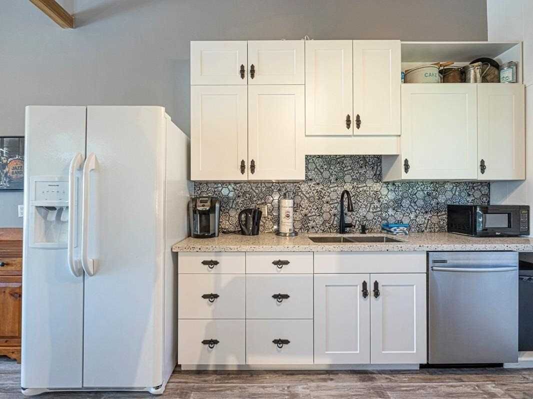 Geladeira, micro-ondas, fogão, cooktop