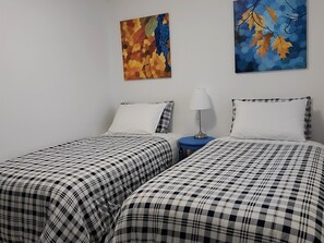 4 bedrooms, desk, iron/ironing board, travel cot - Location!!! (Blue Mountains)