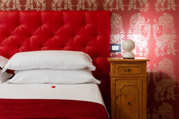 Deluxe Double or Twin Room, City View | Egyptian cotton sheets, premium bedding, minibar, in-room safe