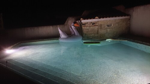 Maison 6/8 pers. dans propriété privée avec piscine, aire de jeux et mini-ferme