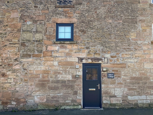 Exterior detail - 3 bedroom accommodation in Seahouses (Seahouses)