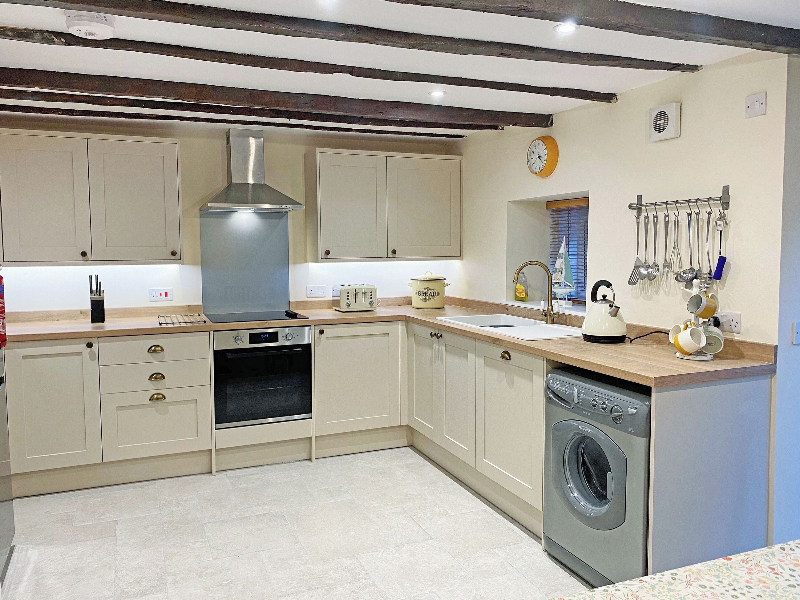 Dishwasher, highchair