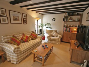 Living area - 3 bedroom accommodation in Seahouses (Seahouses)